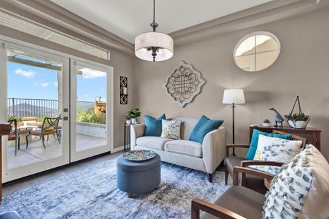 Tiny photo for 2157 Woodland Heights Gln, Escondido, CA 92026 (MLS # 250041307)