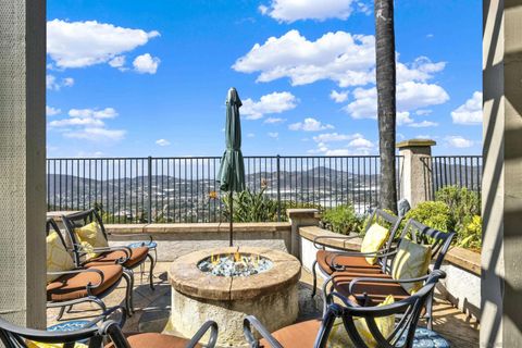 Tiny photo for 2157 Woodland Heights Gln, Escondido, CA 92026 (MLS # 250041307)