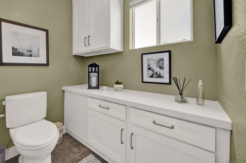 Tiny photo for 2157 Woodland Heights Gln, Escondido, CA 92026 (MLS # 250041307)