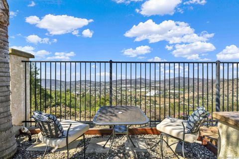 Tiny photo for 2157 Woodland Heights Gln, Escondido, CA 92026 (MLS # 250041307)