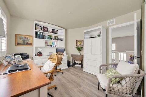 Tiny photo for 2157 Woodland Heights Gln, Escondido, CA 92026 (MLS # 250041307)