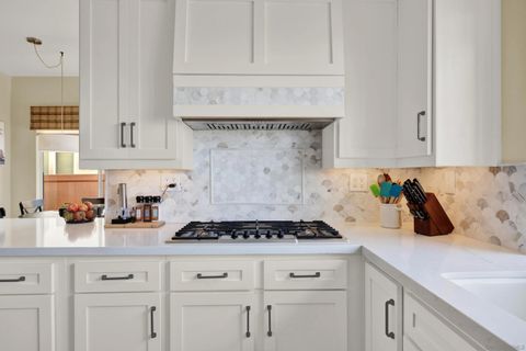 Tiny photo for 2157 Woodland Heights Gln, Escondido, CA 92026 (MLS # 250041307)