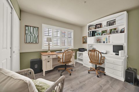Tiny photo for 2157 Woodland Heights Gln, Escondido, CA 92026 (MLS # 250041307)
