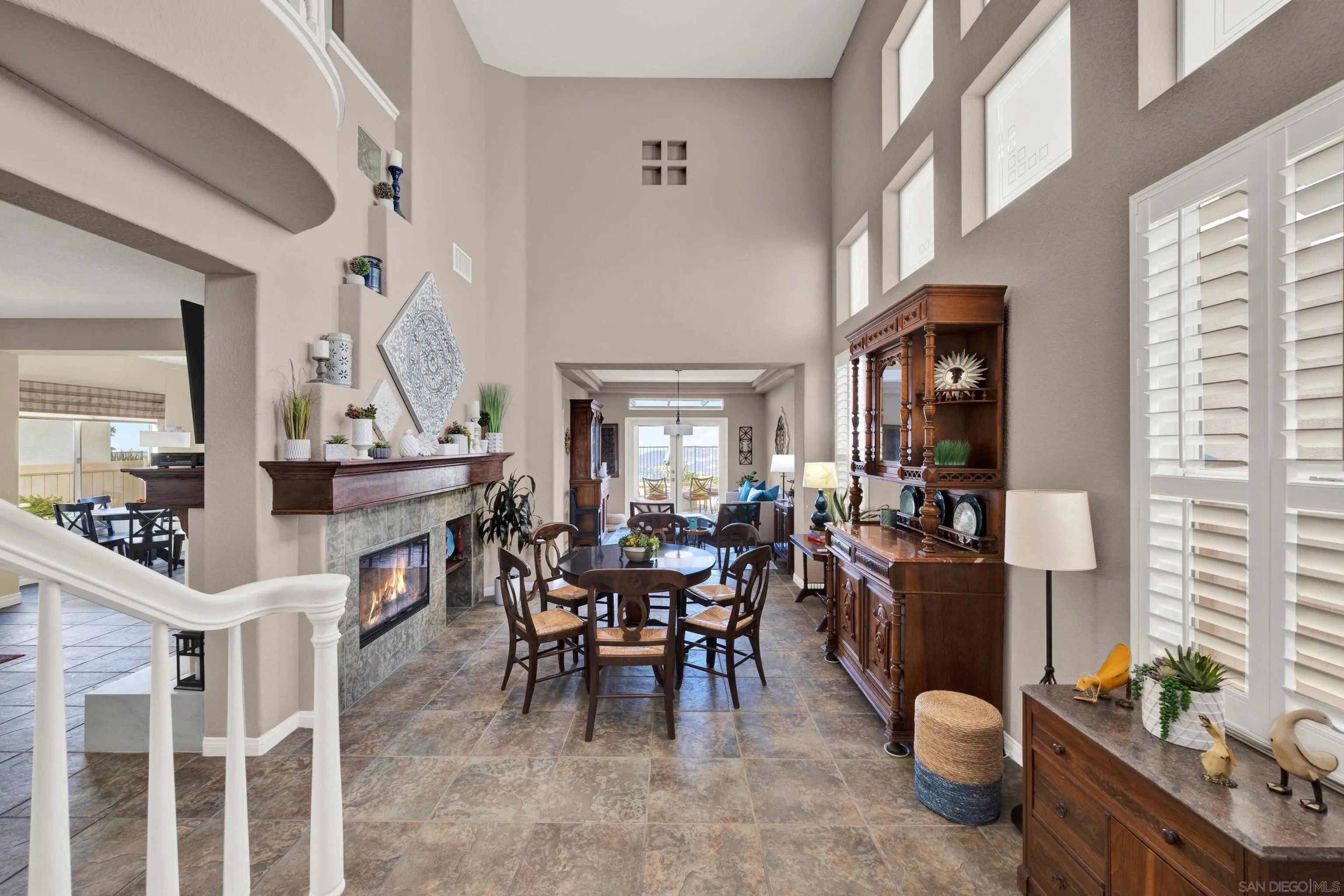 2157 Woodland Heights Gln