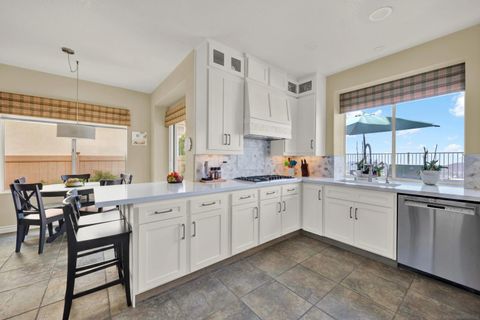 Tiny photo for 2157 Woodland Heights Gln, Escondido, CA 92026 (MLS # 250041307)