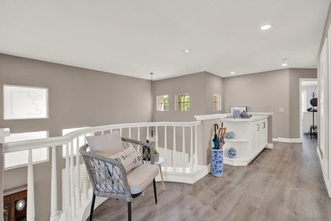 Tiny photo for 2157 Woodland Heights Gln, Escondido, CA 92026 (MLS # 250041307)