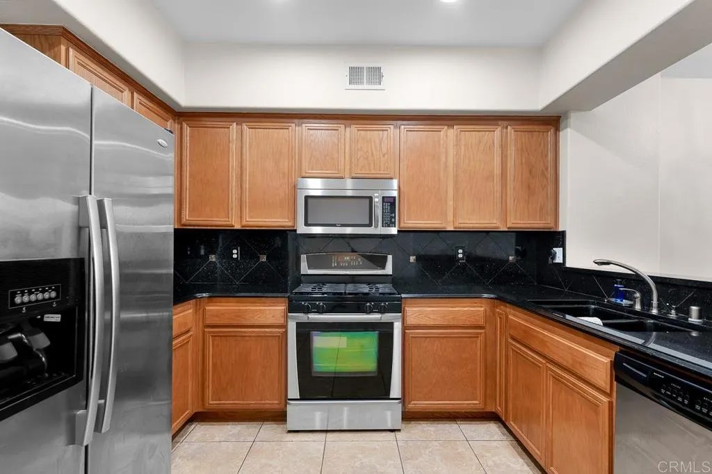 1335 Caminito Pietro 83