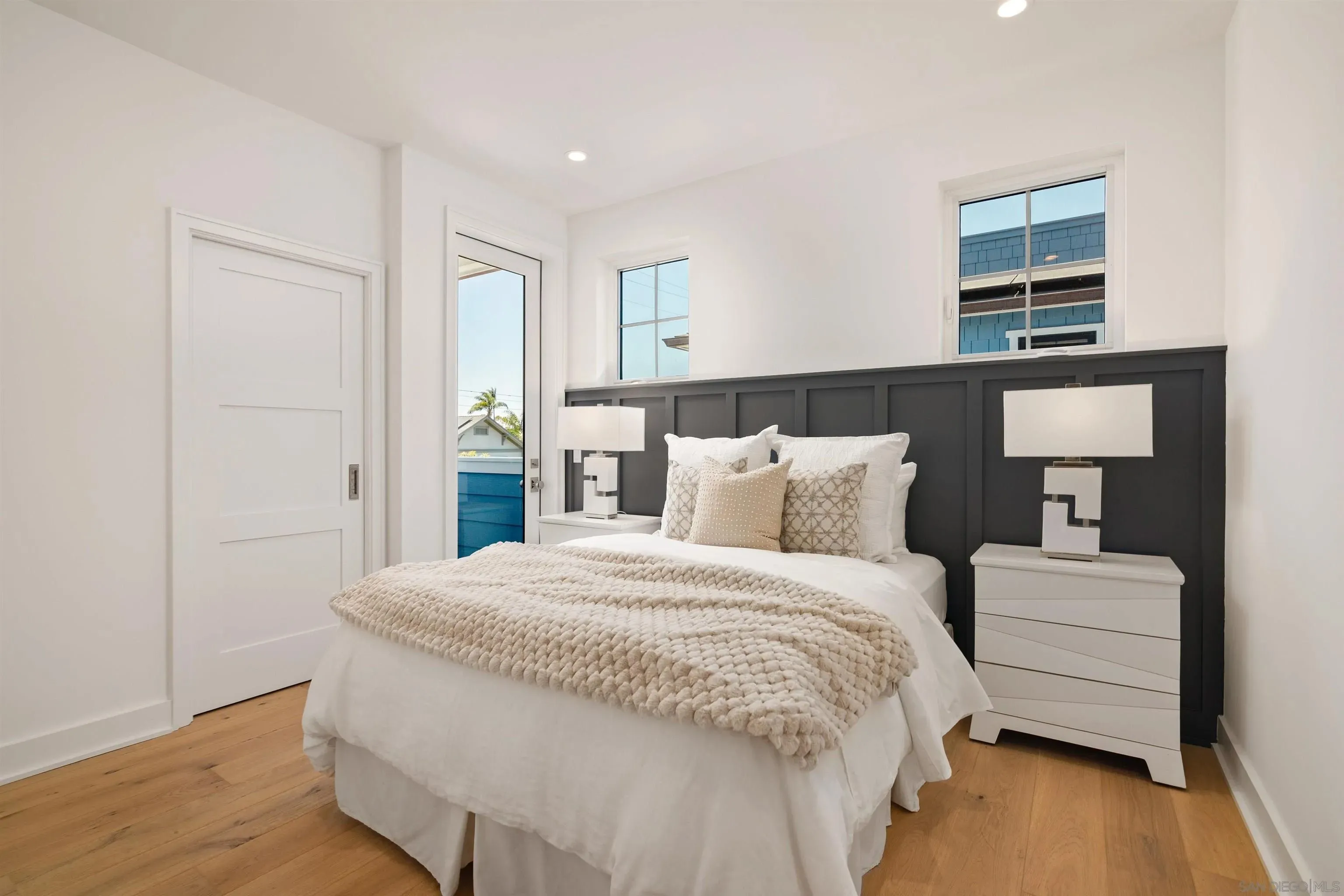 Coronado, California 92118, United States, 3 Bedrooms Bedrooms, ,4 BathroomsBathrooms,Residential,Active,159339