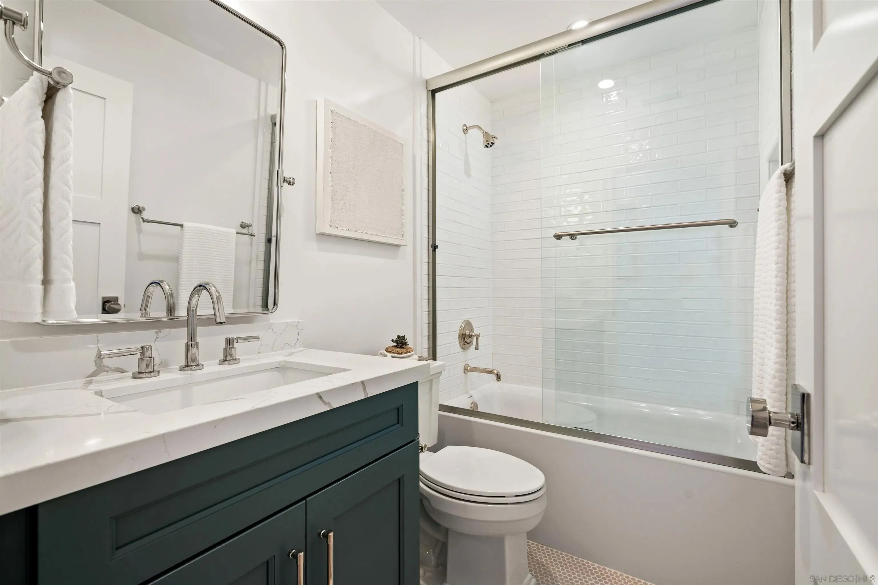 Coronado, California 92118, United States, 3 Bedrooms Bedrooms, ,4 BathroomsBathrooms,Residential,Active,159339