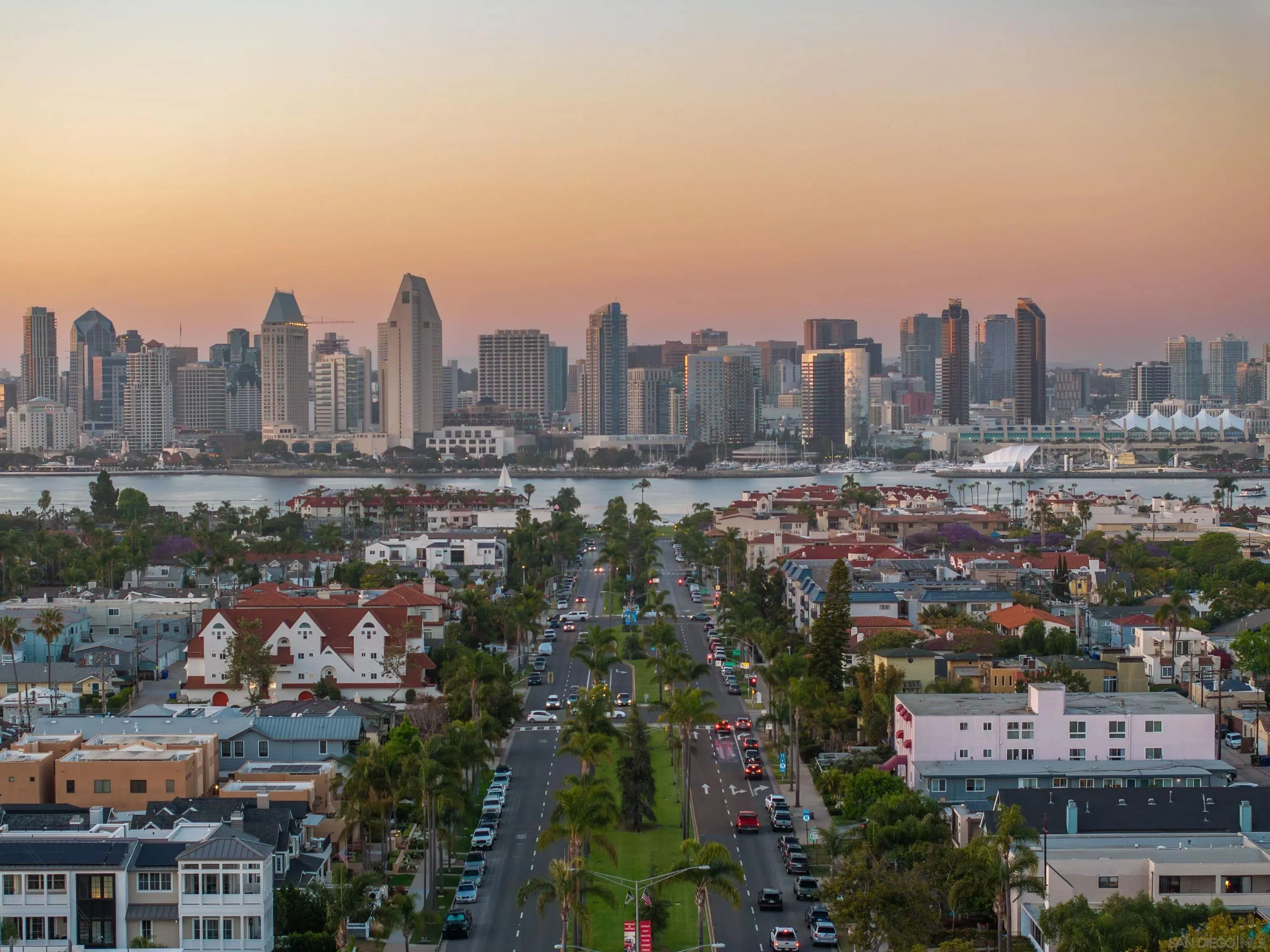 Coronado, California 92118, United States, 3 Bedrooms Bedrooms, ,4 BathroomsBathrooms,Residential,Active,159339