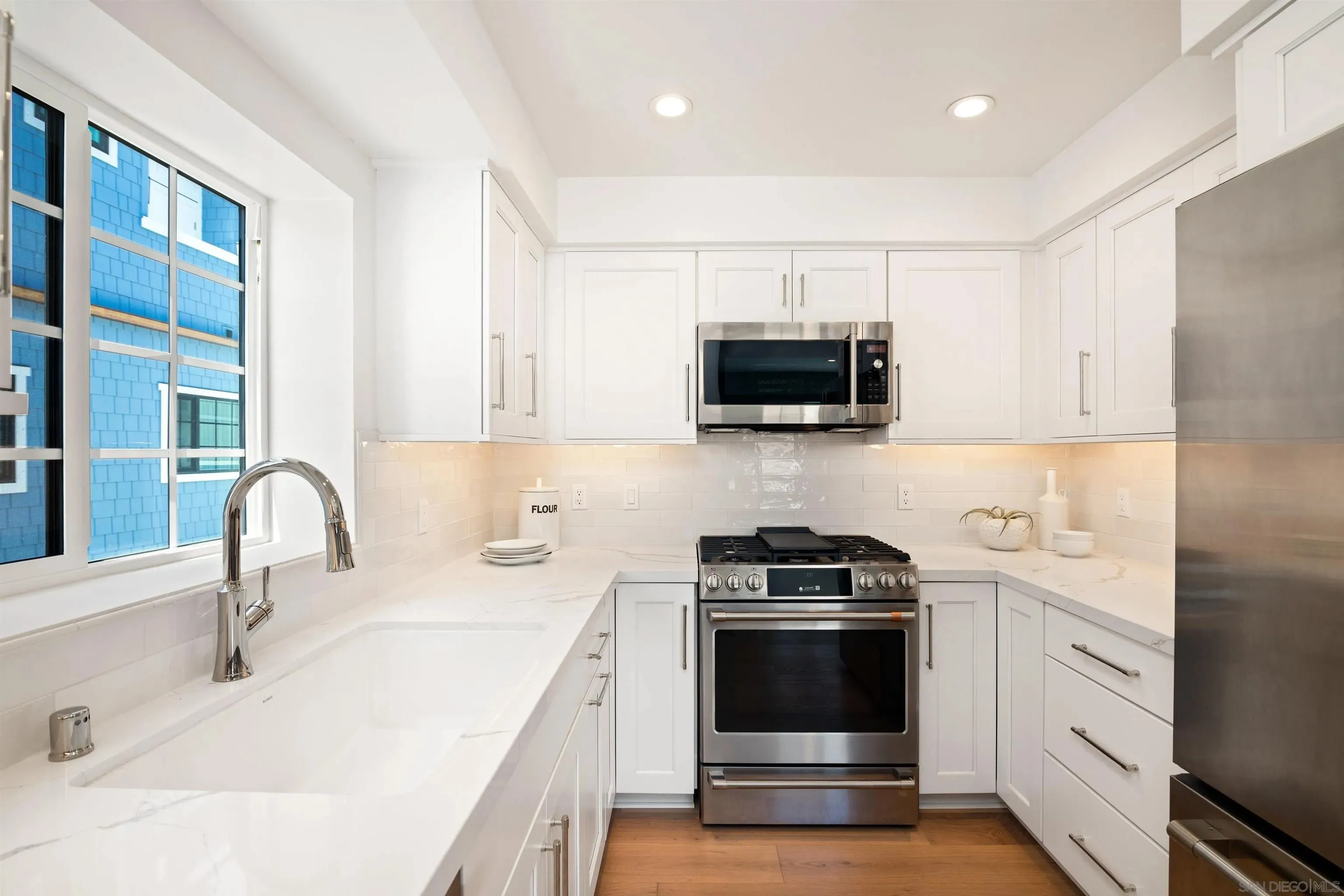 Coronado, California 92118, United States, 3 Bedrooms Bedrooms, ,4 BathroomsBathrooms,Residential,Active,159339