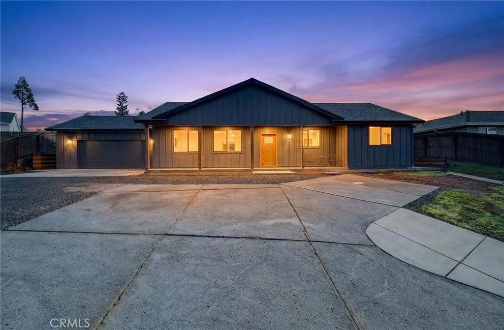 Photo of 324 Redbud Dr, Paradise, CA 95969 (MLS # PA26028422)