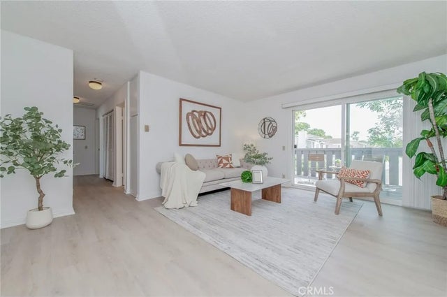 44 Fallbrook, Irvine