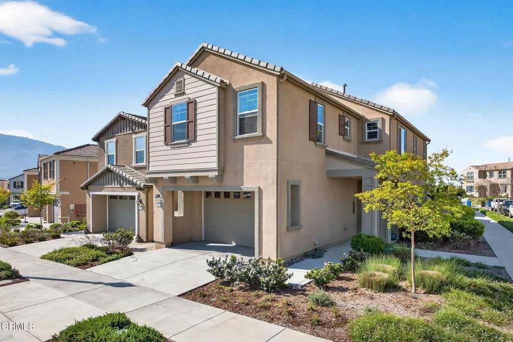 Photo of 562 Kumquat Court, Santa Paula, CA 93060 (MLS # V1-35673)