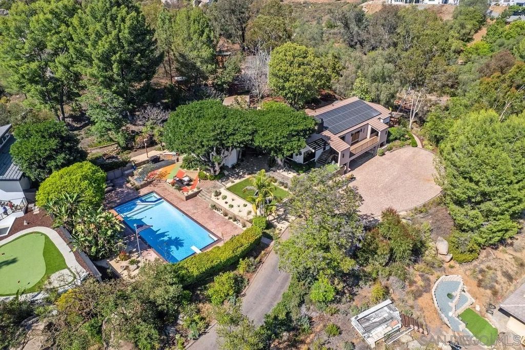 Photo of 2057 Hidden Crest Dr, El Cajon, CA 92019 (MLS # 250039978)