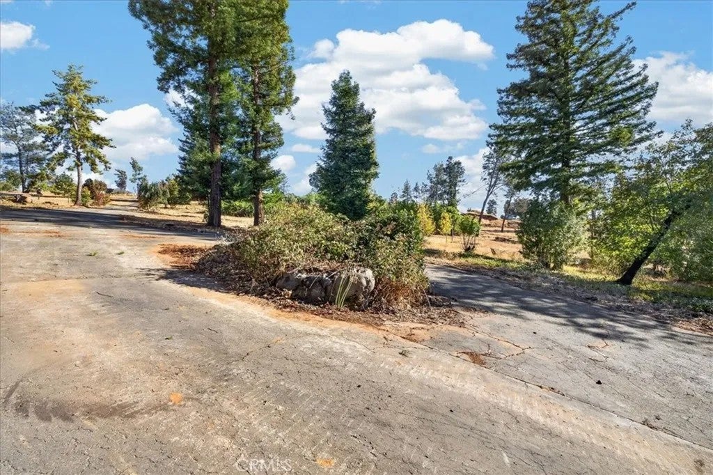 Photo of 130 Coast Range LN, Paradise, CA 95969 (MLS # SN26233020)