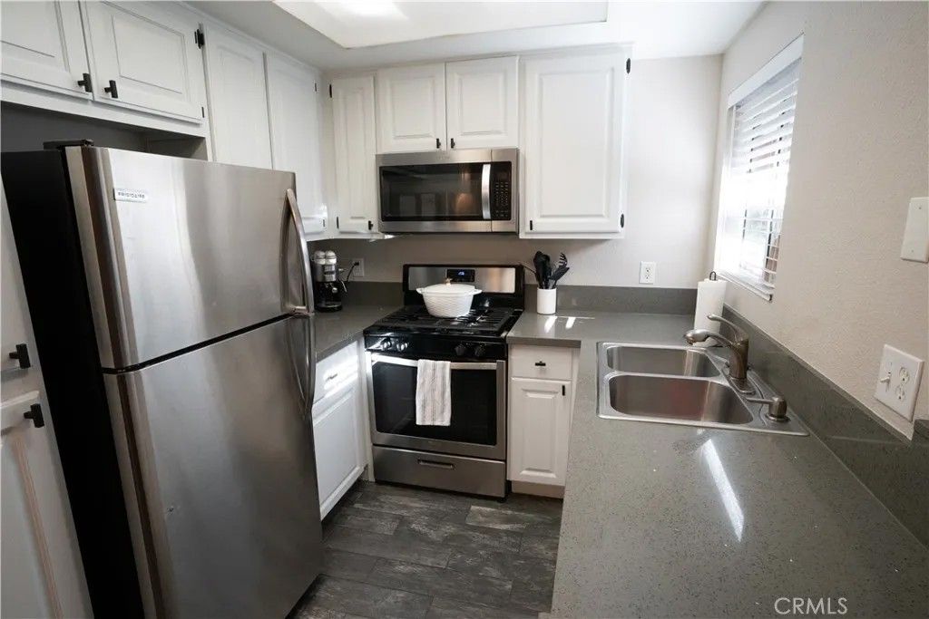 Photo of 16377 Lakeshore Dr #1A, Lake Elsinore, CA 92530 (MLS # SW26012246)