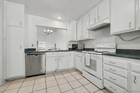 Tiny photo for 3145 Evening Way #C, La Jolla, CA 92037 (MLS # 260018188)