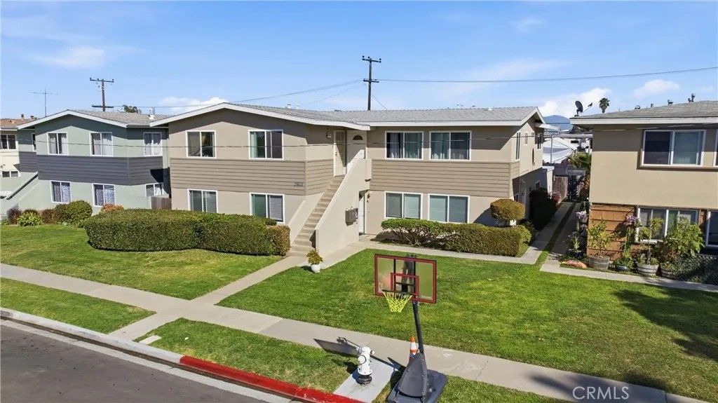 Photo of 2940 Peppertree Ln, Costa Mesa, CA 92626 (MLS # OC26065926)