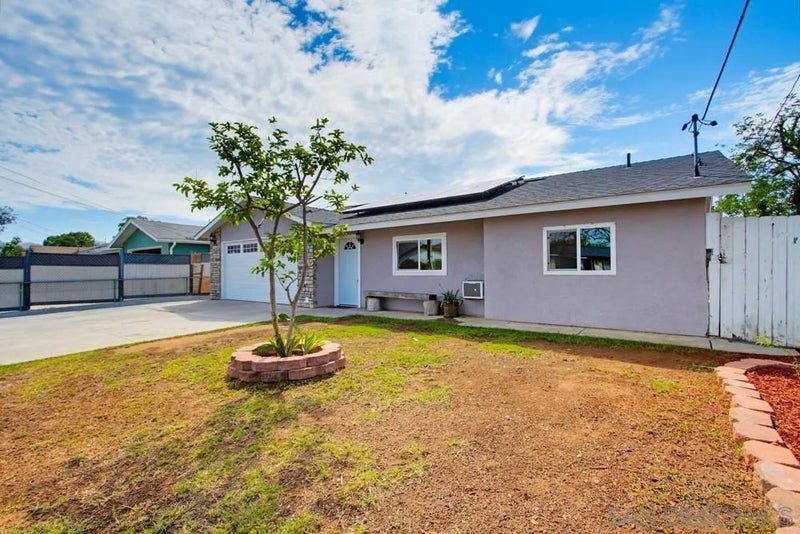 1439 N MISSION