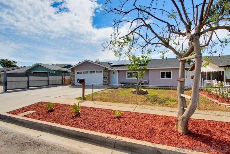 1439 N MISSION