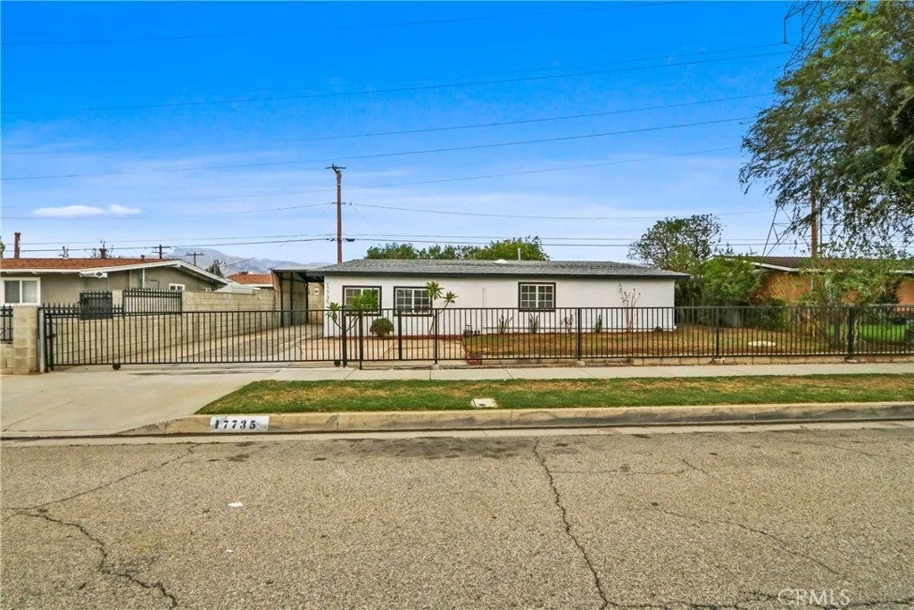 17735 E Newburgh
