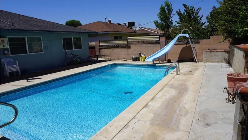 11526 Fireside