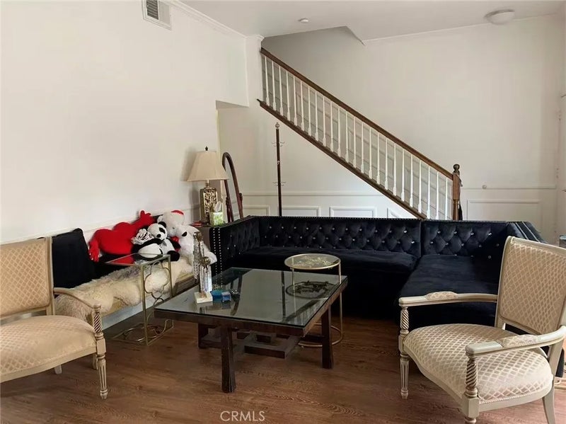 511 E Live Oak 17