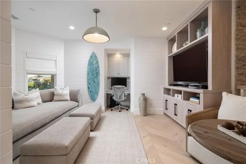 Tiny photo for 4746 Oceanridge Dr, Huntington Beach, CA 92649 (MLS # OC25238329)