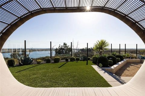 Tiny photo for 4746 Oceanridge Dr, Huntington Beach, CA 92649 (MLS # OC25238329)