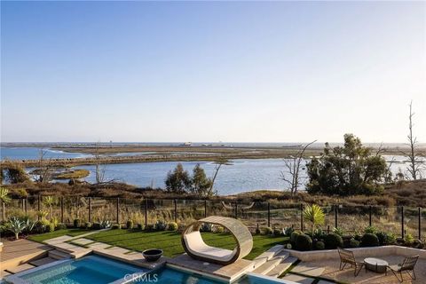Tiny photo for 4746 Oceanridge Dr, Huntington Beach, CA 92649 (MLS # OC25238329)