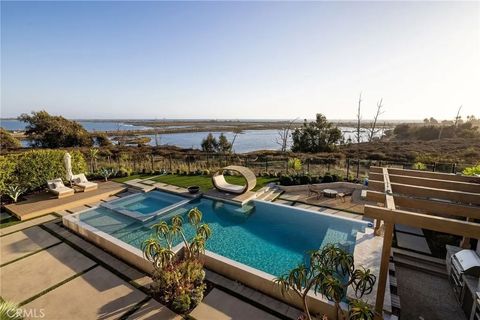 Tiny photo for 4746 Oceanridge Dr, Huntington Beach, CA 92649 (MLS # OC25238329)