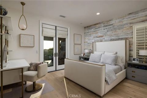 Tiny photo for 4746 Oceanridge Dr, Huntington Beach, CA 92649 (MLS # OC25238329)