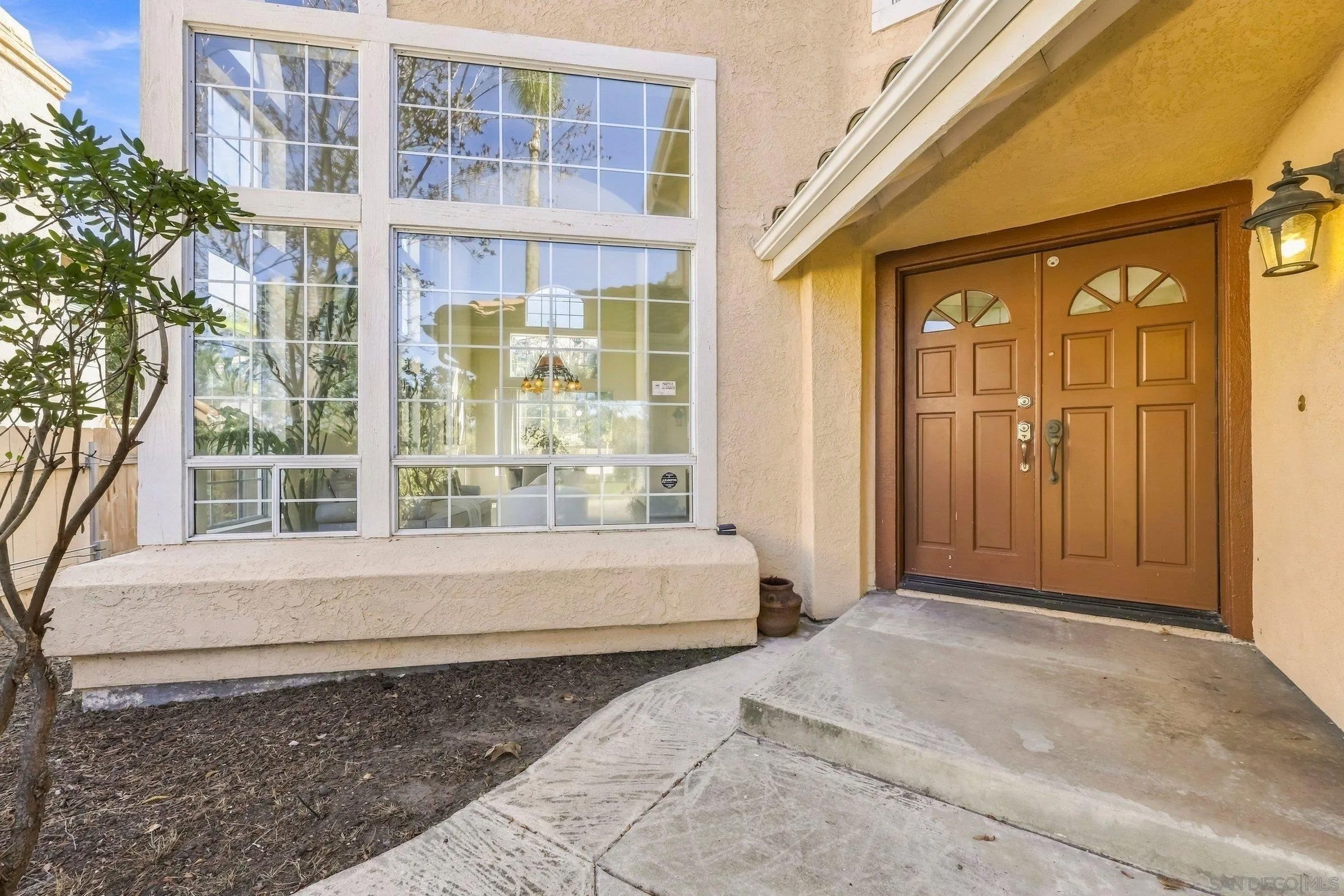556 Parkside Dr