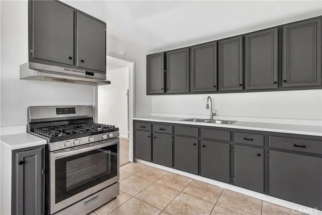 Photo of 813 E Fredricks Street, Barstow, CA 92311 (MLS # TR26044337)