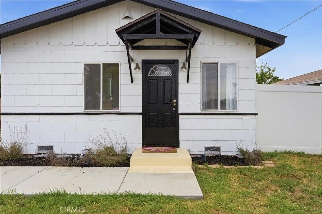 Photo of 950 Michigan AVE, Beaumont, CA 92223 (MLS # PW26111147)