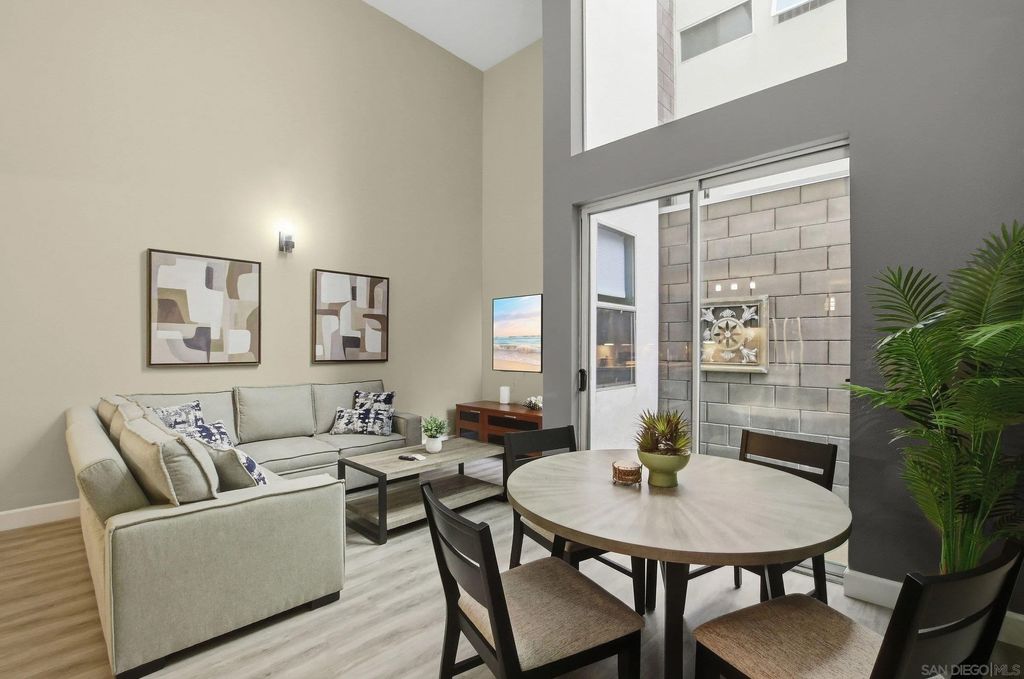 Photo of 1944 State St, San Diego, CA 92101 (MLS # 260010592)