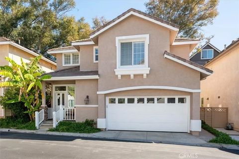 Photo of 27162 Westview Ln, Valencia, CA 91354 (MLS # SR26053914)