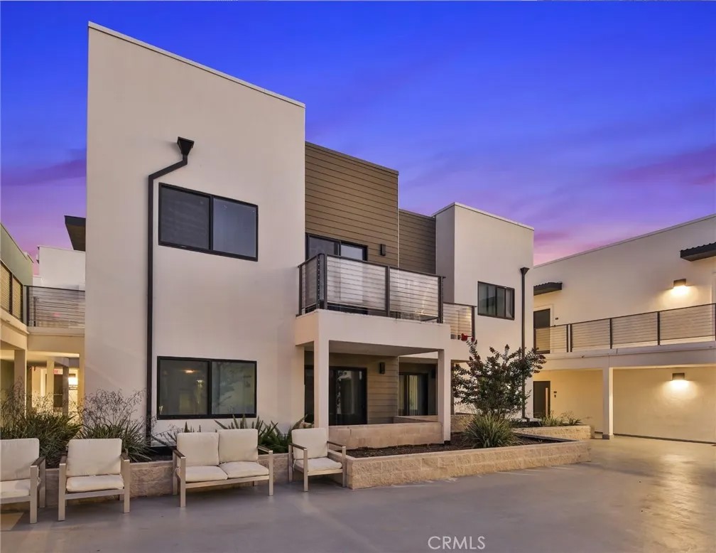 1300 W Mission Boulevard