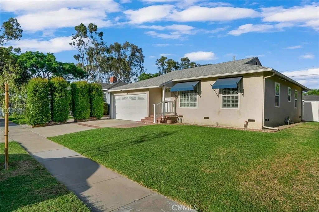 4852 Coldbrook