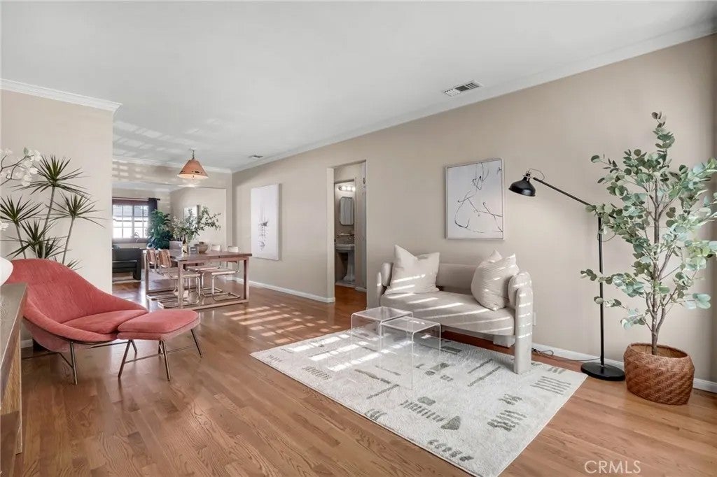 4852 Coldbrook