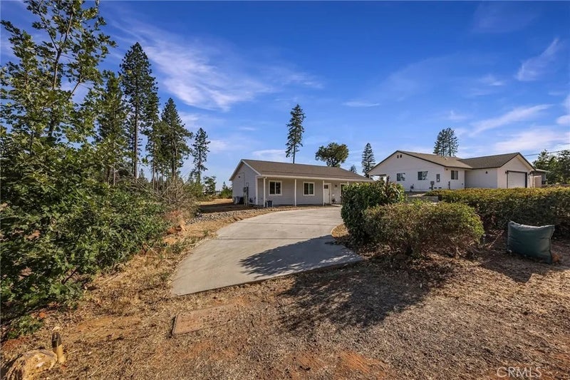 1426 Sleepy Hollow Lane
