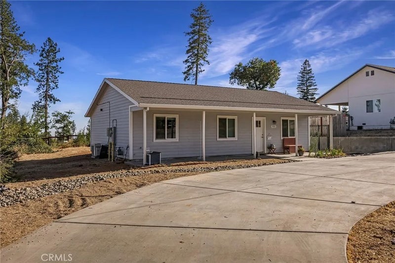1426 Sleepy Hollow Lane