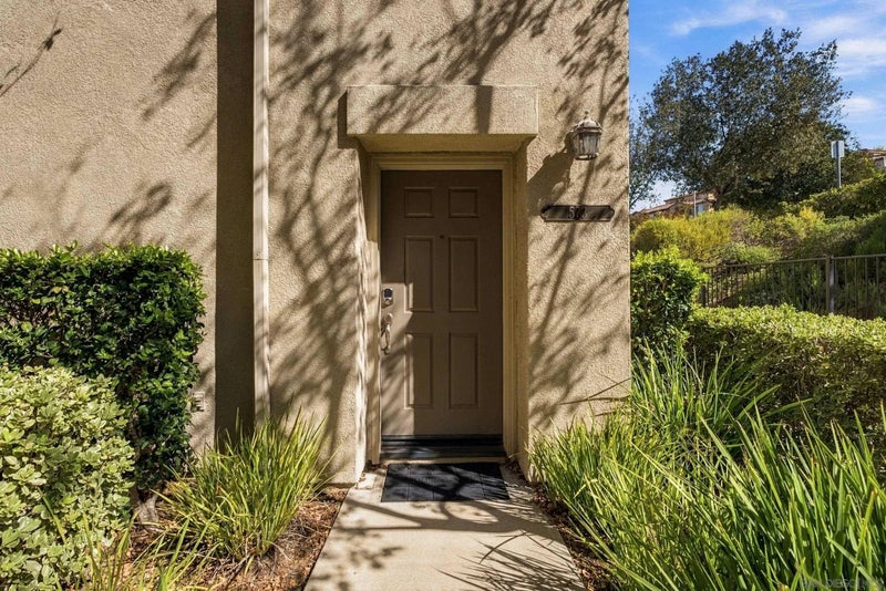 573 Almond Rd