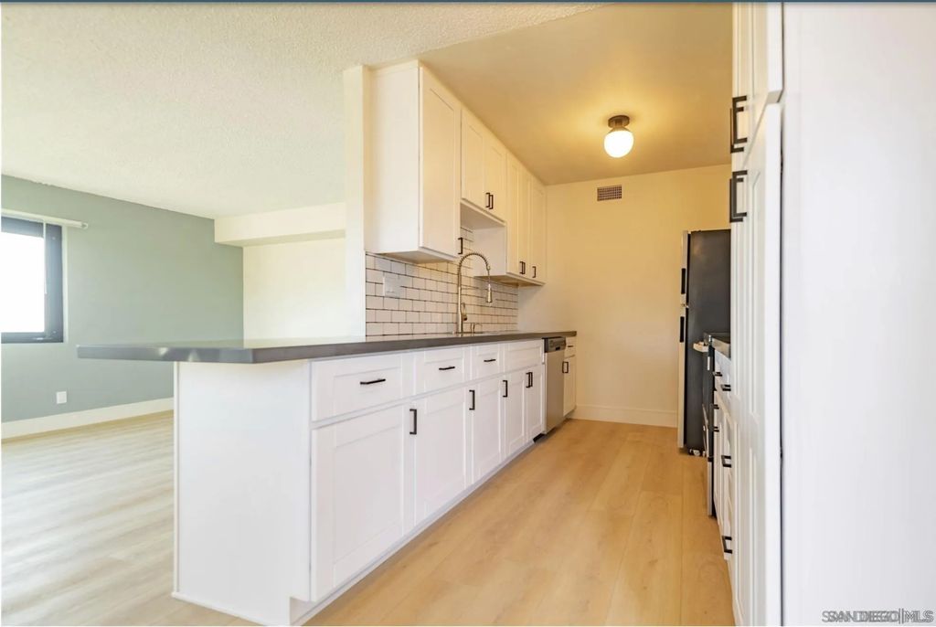 Photo of 811 W Nutmeg St #103, San Diego, CA 92103 (MLS # 260003577)