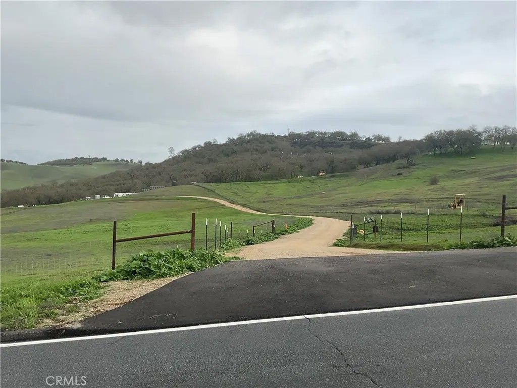 Photo of 21 Interlake, Bradley, CA 93426 (MLS # NS26002681)