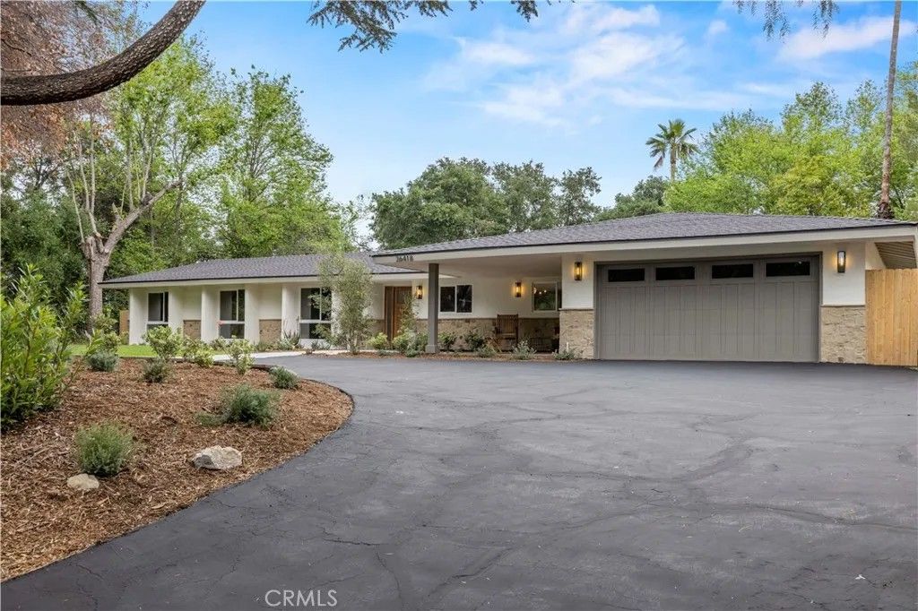 Photo of 26418 Sand Canyon Road, Canyon Country, CA 91387 (MLS # SR26071921)