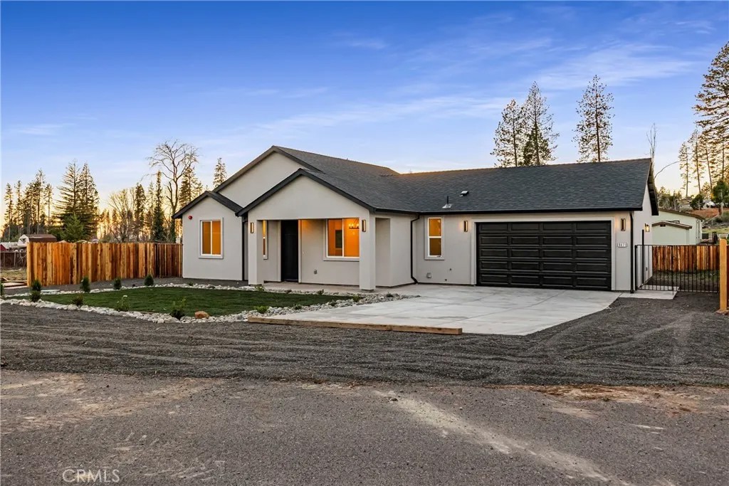 6471 Lone Cedar