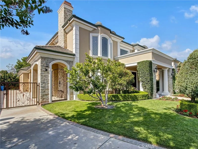 1229 Magnolia Court