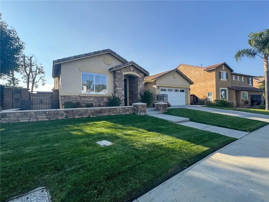 Photo of 12032 Brianwood Dr, Riverside, CA 92503 (MLS # IG26017250)